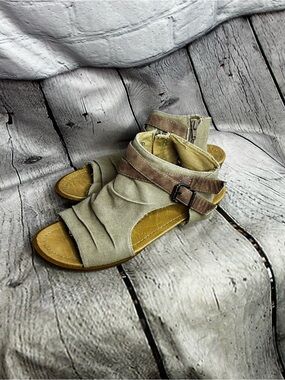 5/$20 Not Rated Women’s SoCal Boho Side Zip Canvas Gladiator Rancher Sandal Sz 9